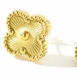 ANOTHER STYLE OF GOLD DIPPED QUATREFOIL EARRINGS WITH LINES DOWN THE CENTER